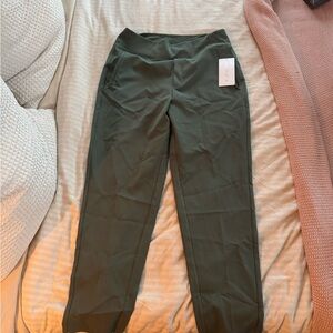 Athleta Endless Pant in Olive green
